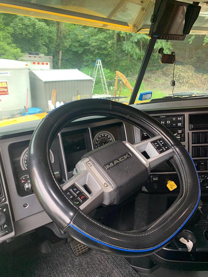 Used 2021 MACK Granite GR64F