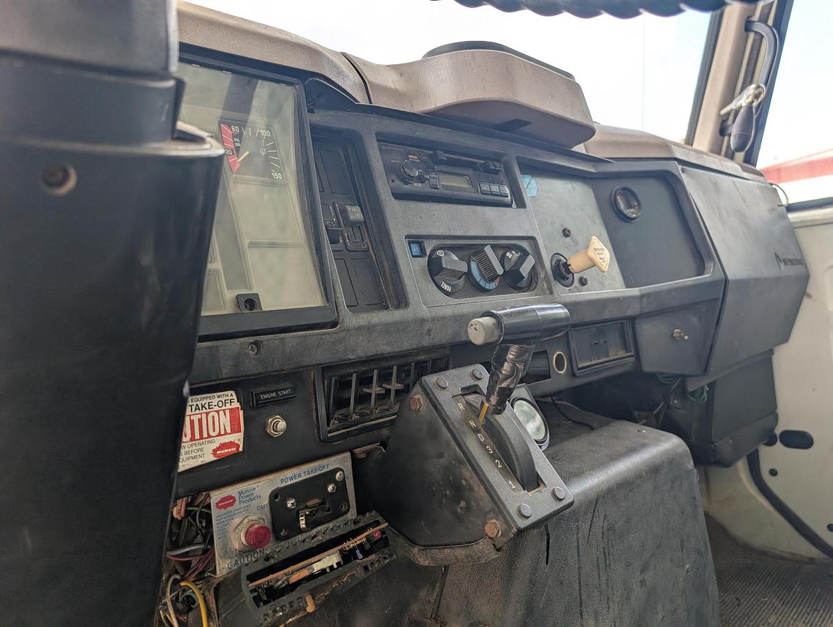 Used 1996 INTERNATIONAL 4800