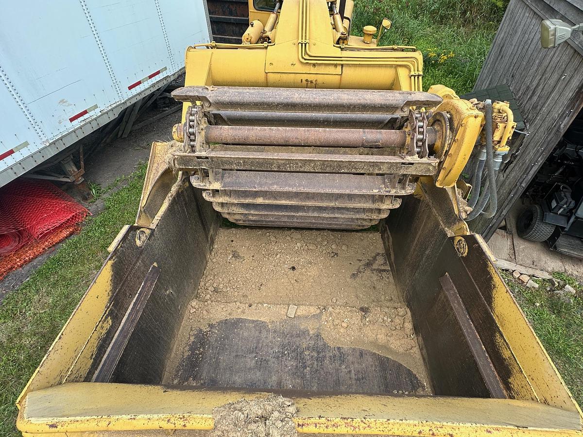 Used 1984 JOHN DEERE 762