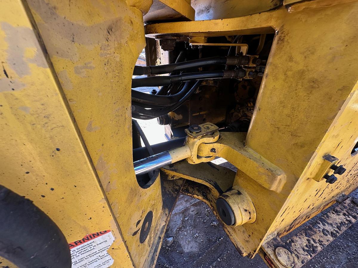 Used 2002 KOMATSU WA-250-3MC