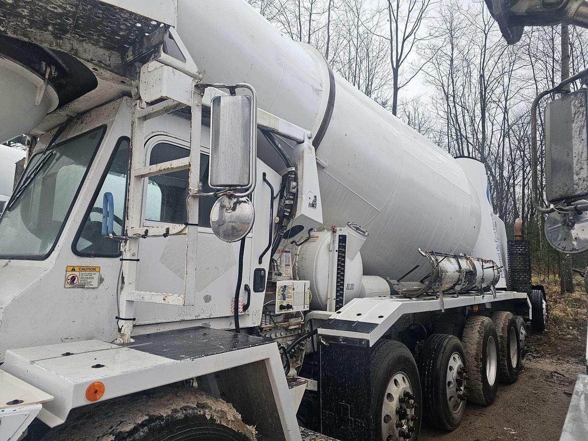 Used 2015 OSHKOSH S2146