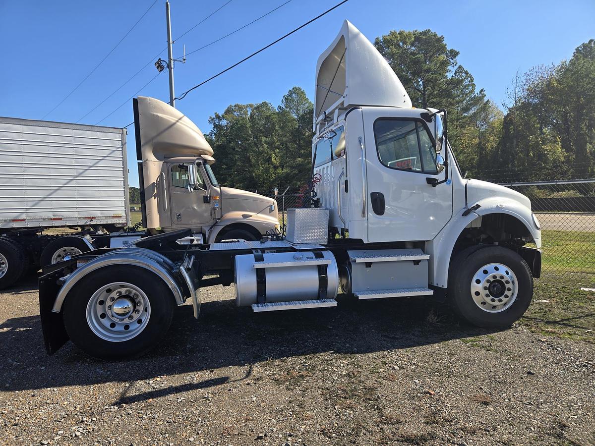 Used 2020 FREIGHTLINER Business Class M2 106