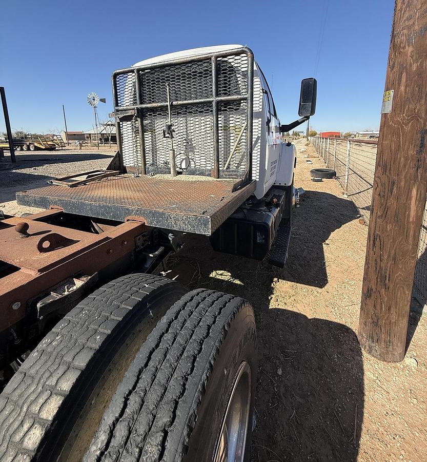 Used 2004 CHEVROLET C8500