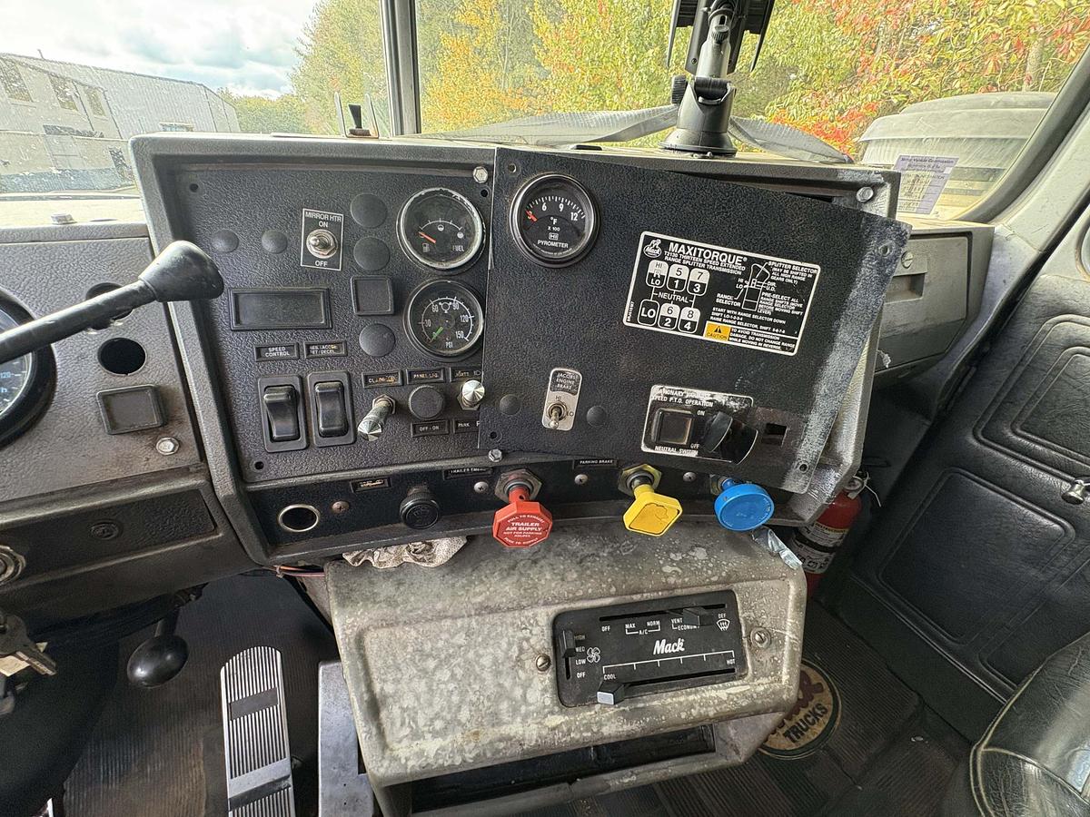 Used 1999 MACK RD688SX