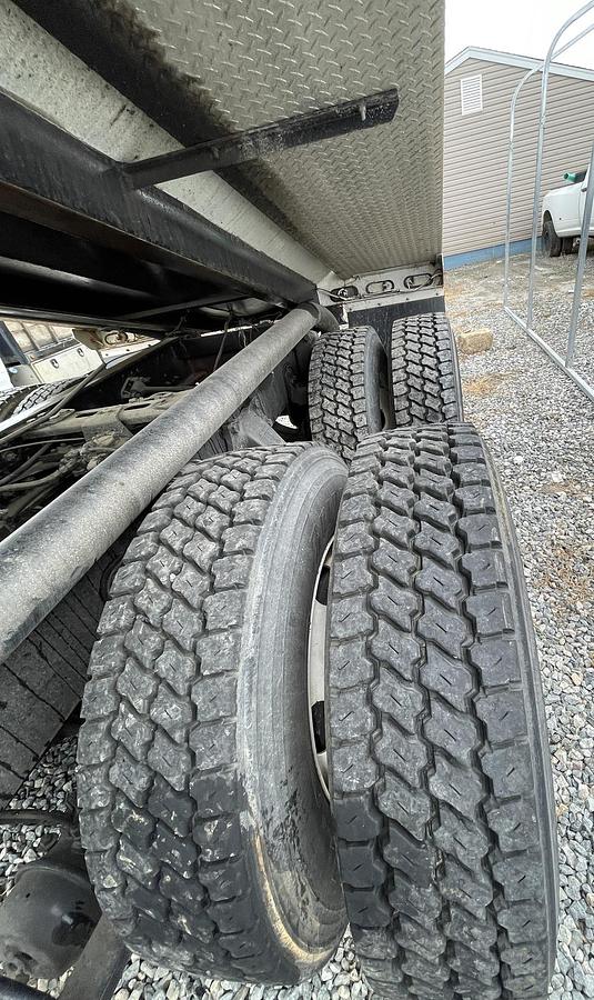 Used 2013 FREIGHTLINER Cascadia Septic Truck