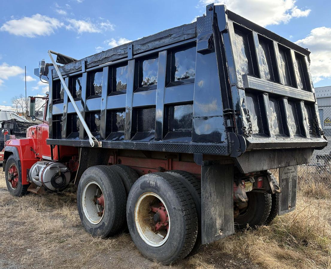 Used 1993 MACK RD6888SX