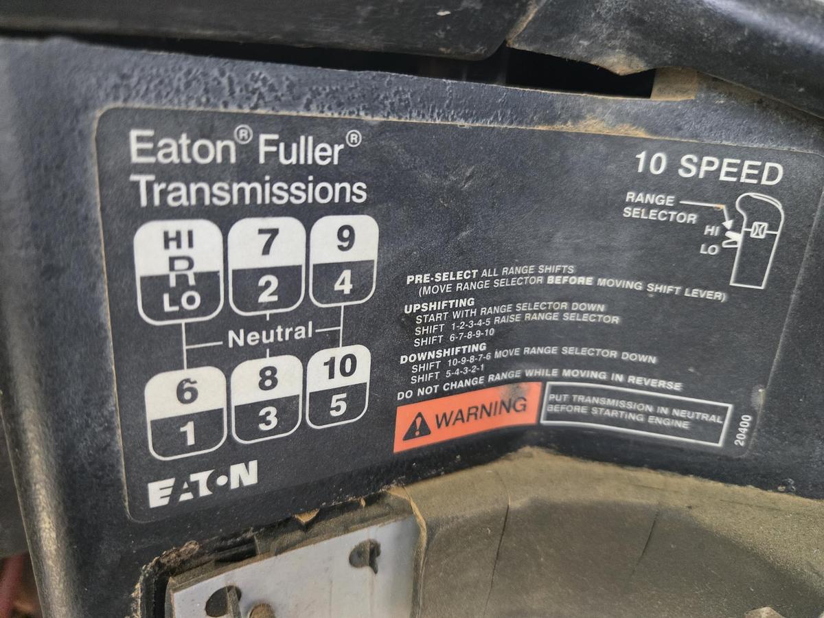 Used 2005 FREIGHTLINER FLD 120