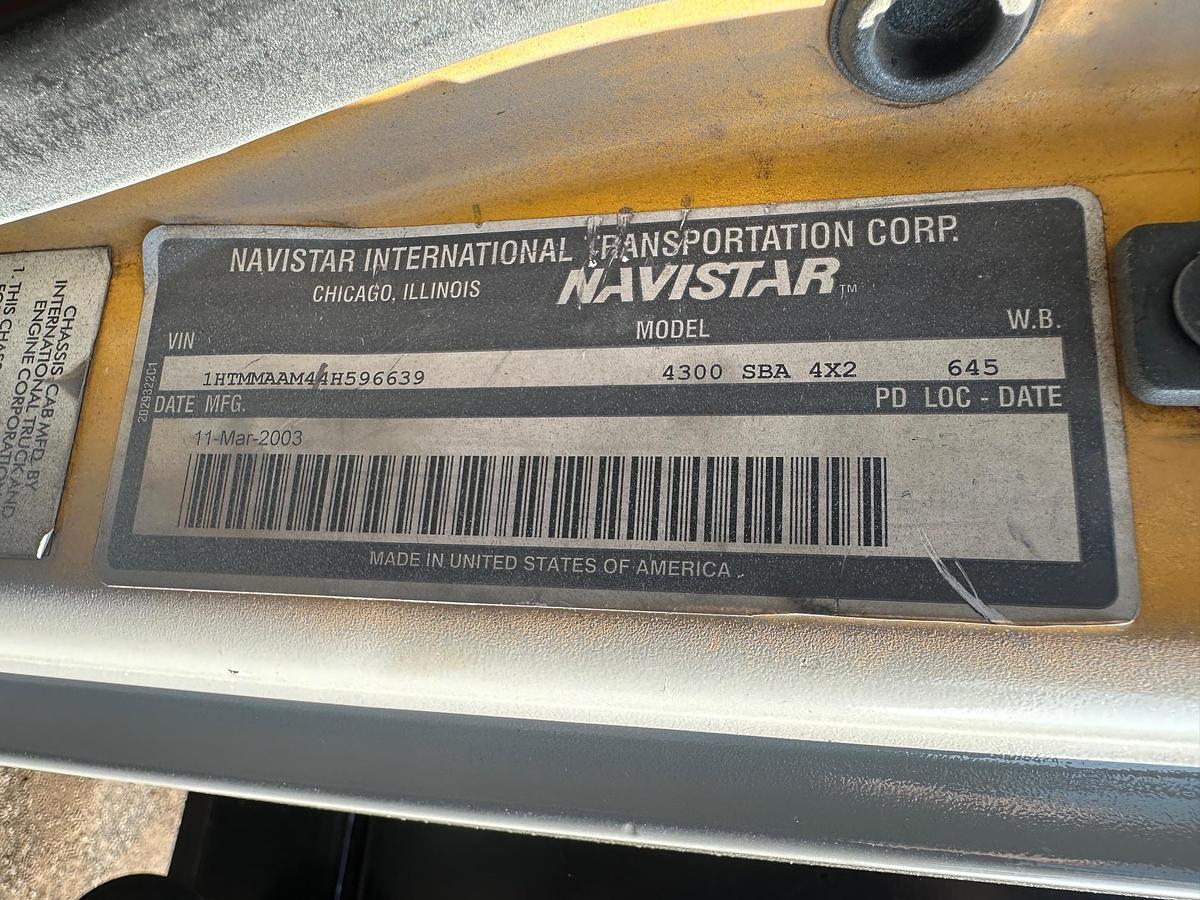 Used 2004 INTERNATIONAL 4300 Attenuator Truck