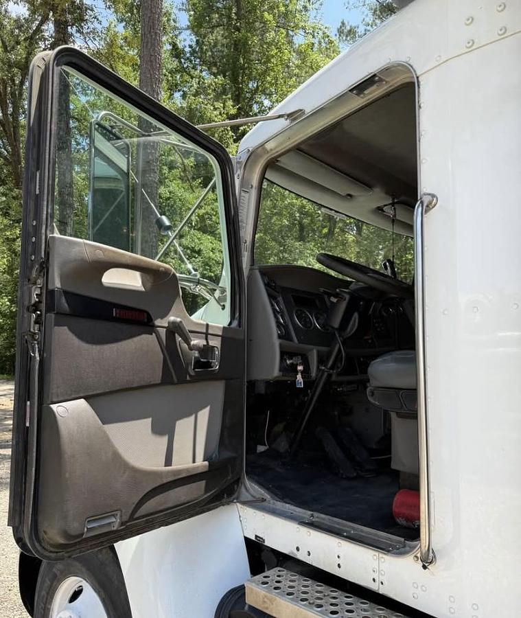 Used 2012 KENWORTH T370