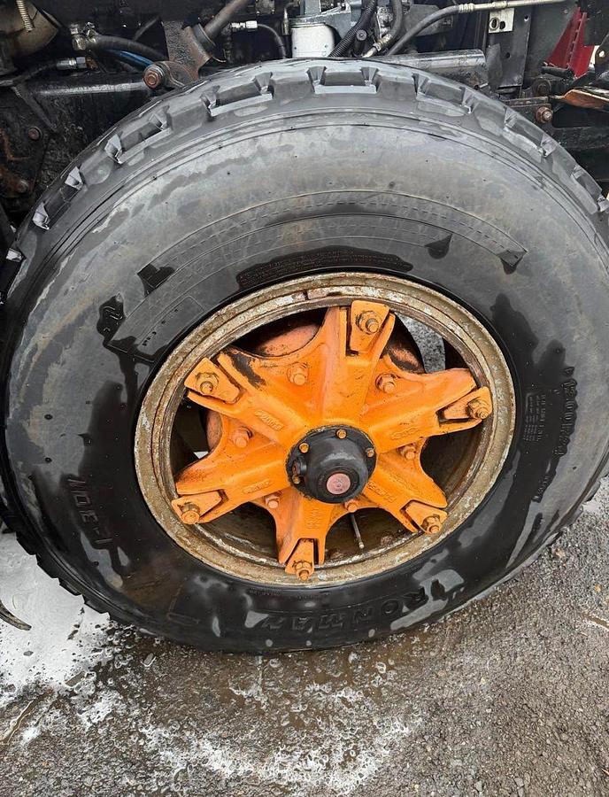 Used 2005 MACK CV713