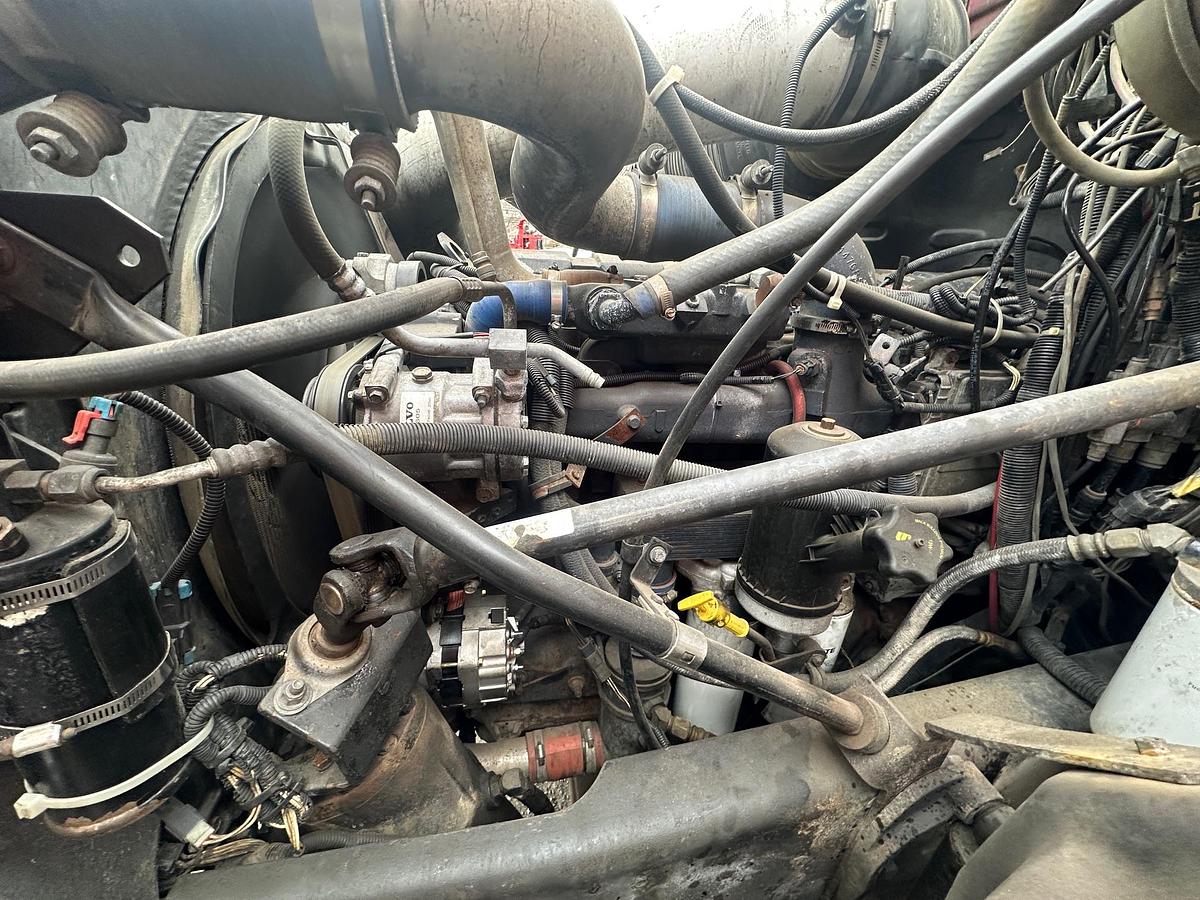 Used 2005 MACK Granite CV713