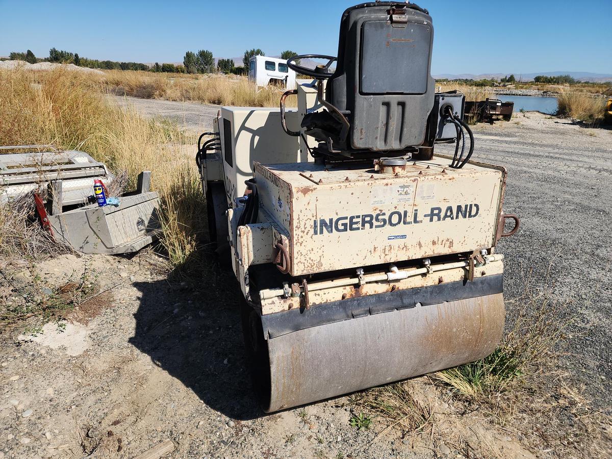 Used 2001 INGERSOLL-RAND DD-24 Vibratory Roller