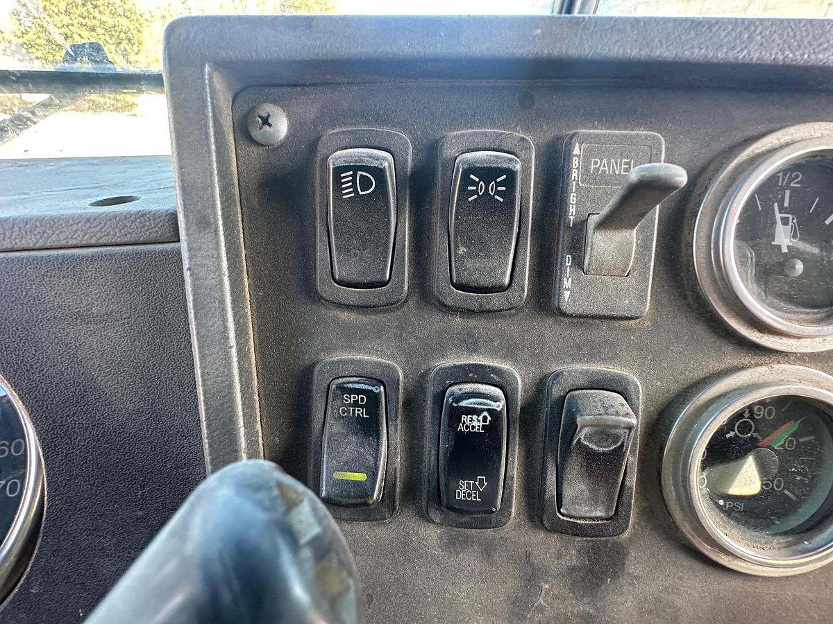 Used 2003 MACK DM690S