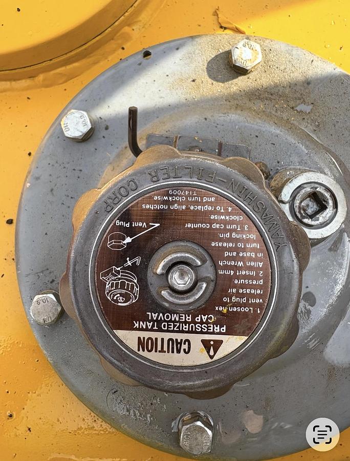 Used 2005 DEERE 200C-LC