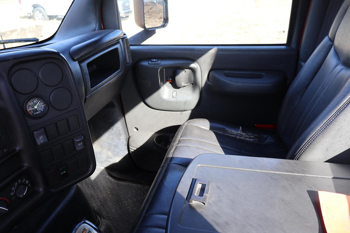 Used 2005 CHEVROLET C8500