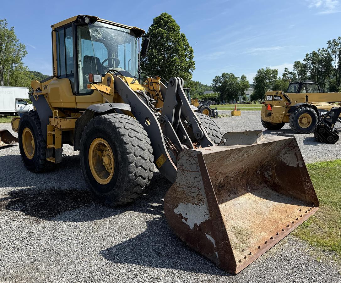 Used 2010 VOLVO L60F