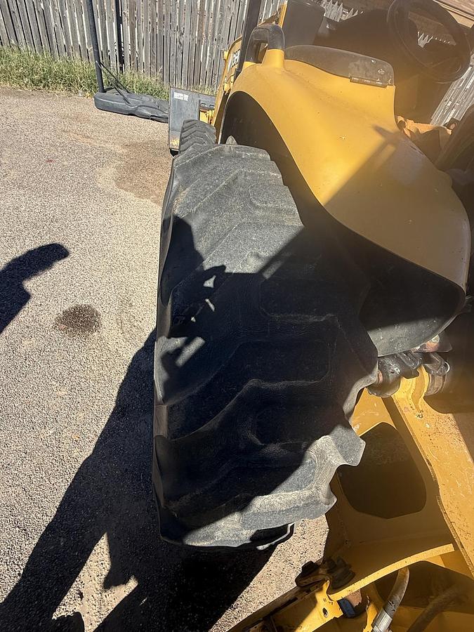 Used 2012 JOHN DEERE 110