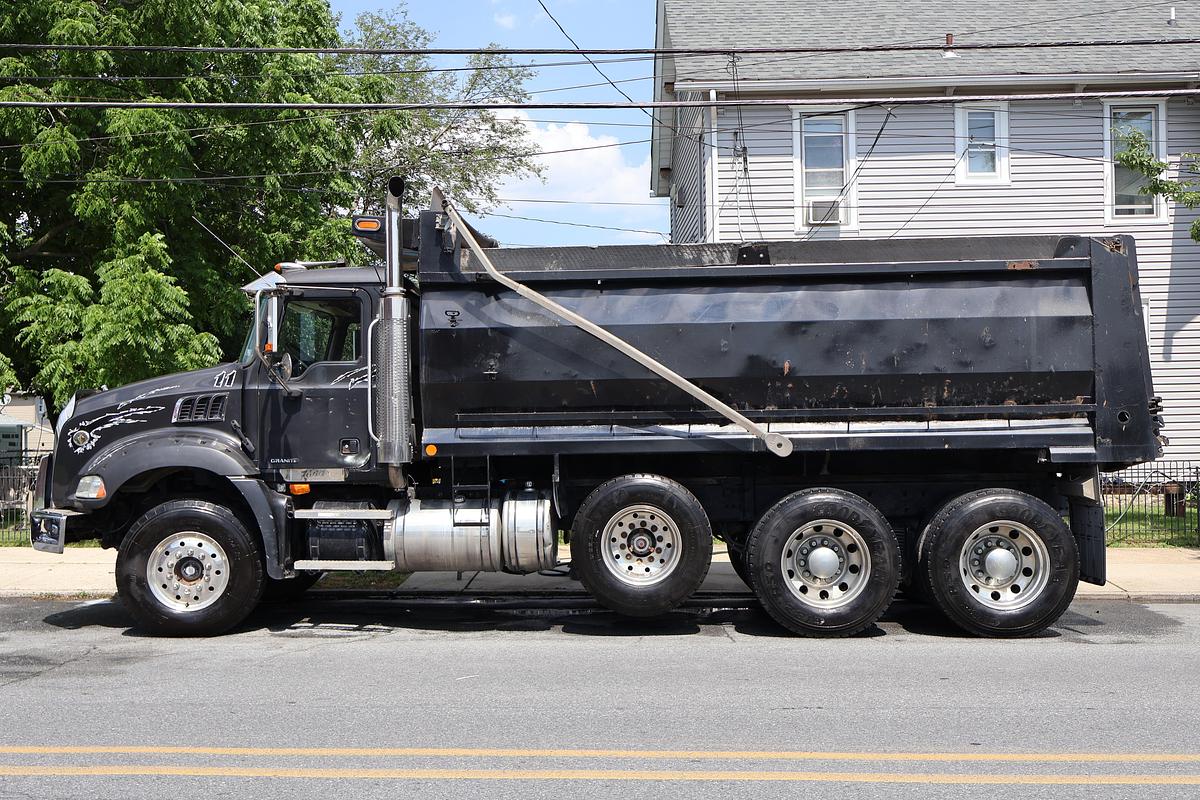 Used 2006 MACK CT713 Granite