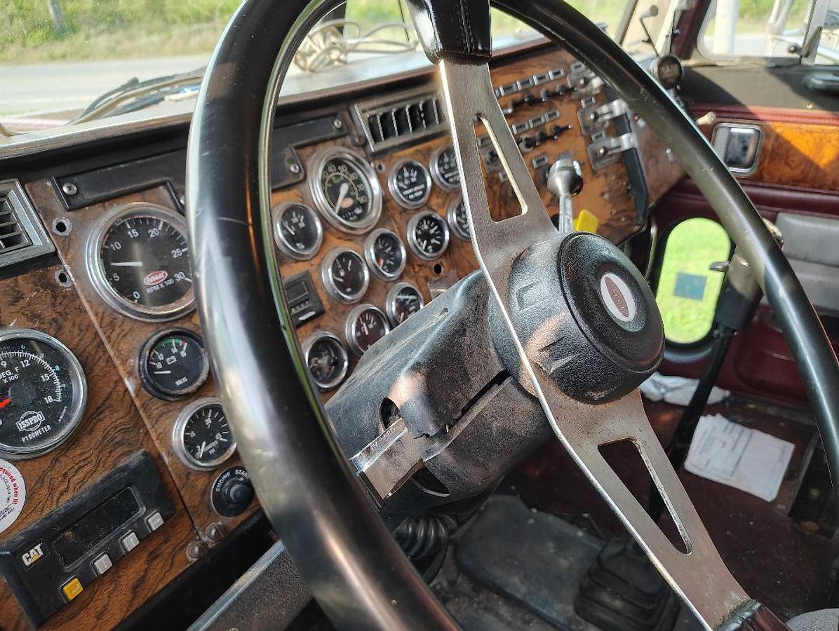 Used 2000 PETERBILT 379