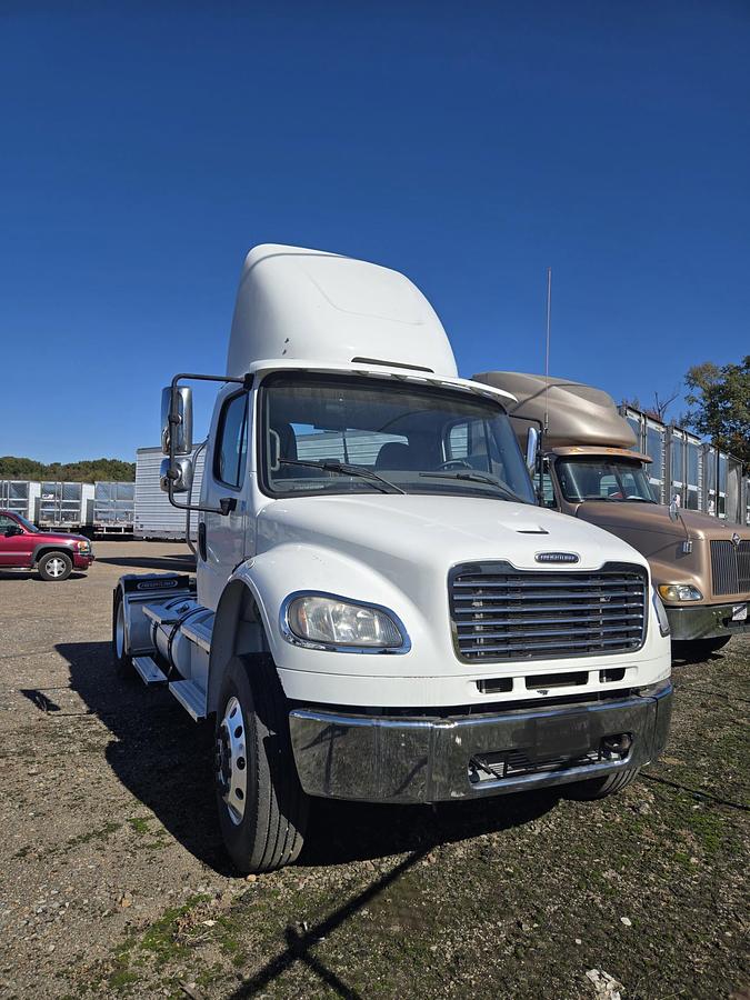 Used 2020 FREIGHTLINER Business Class M2 106