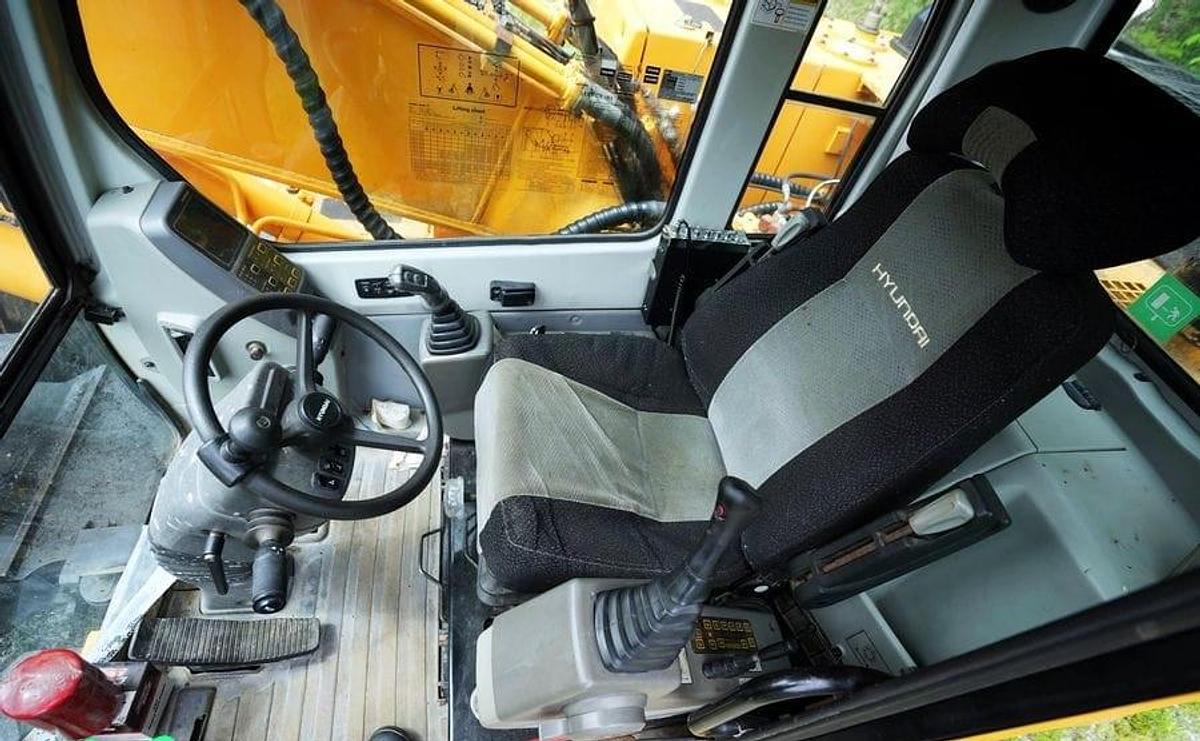 Used 2006 HYUNDAI R200W-7