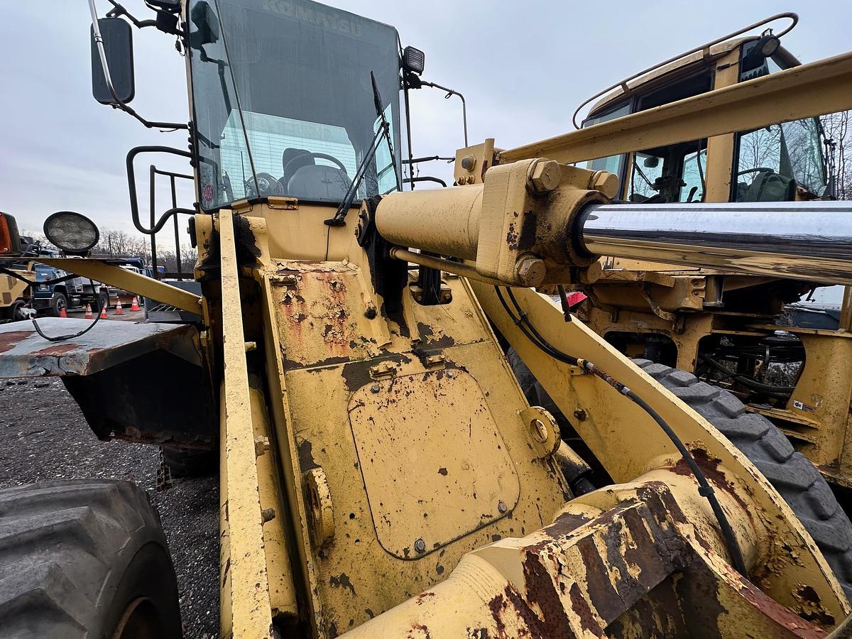 Used 2002 KOMATSU WA250-3