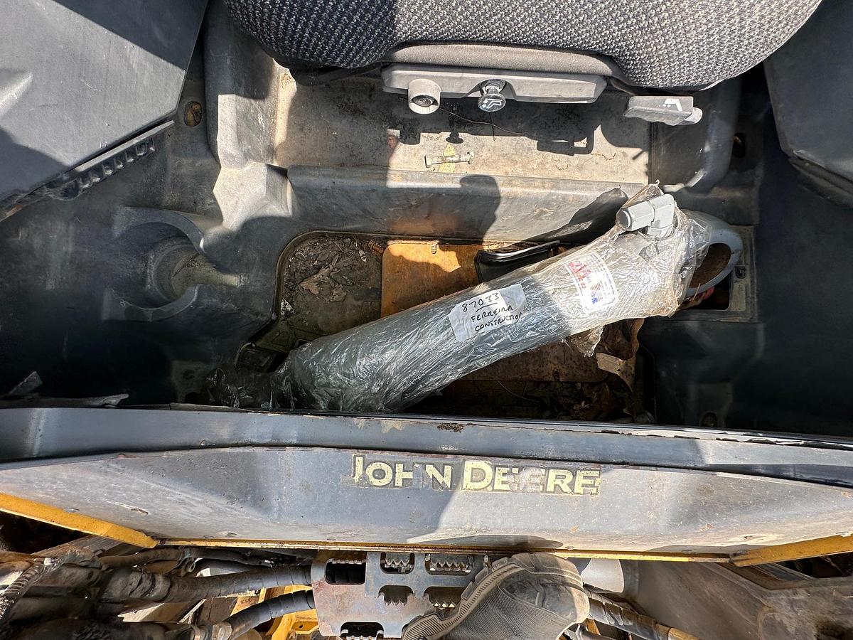 Used 2017 DEERE 332G