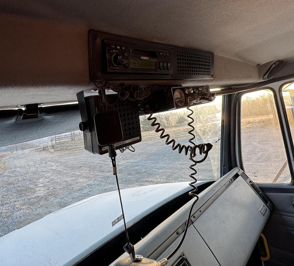 Used 2004 FREIGHTLINER FL112