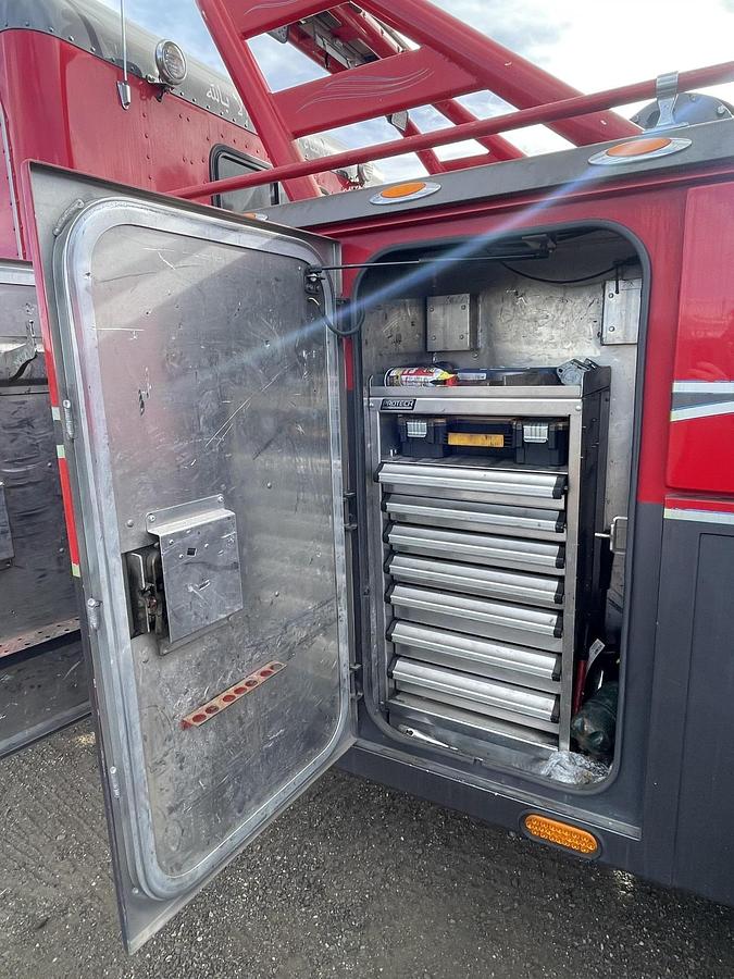 Used 2012 PETERBILT 389