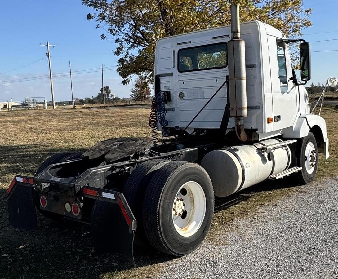 Used 2007 VOLVO VNL42T