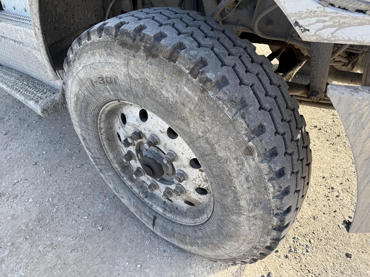 Used 2016 PETERBILT 348