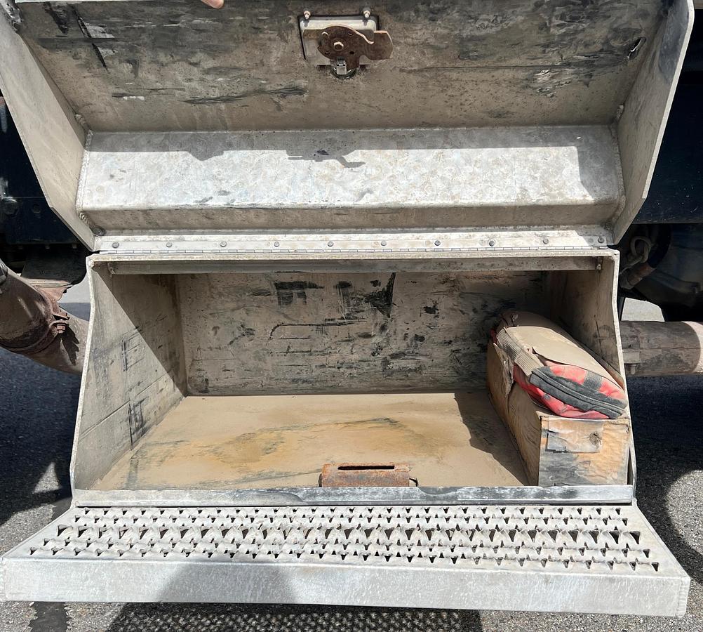 Used 2000 PETERBILT 357