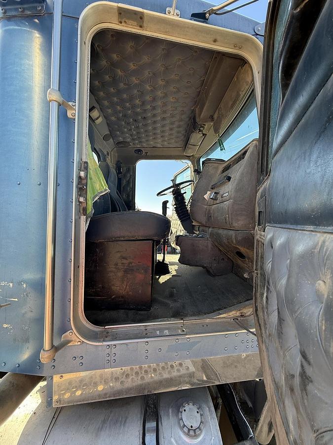 Used 2002 KENWORTH T800