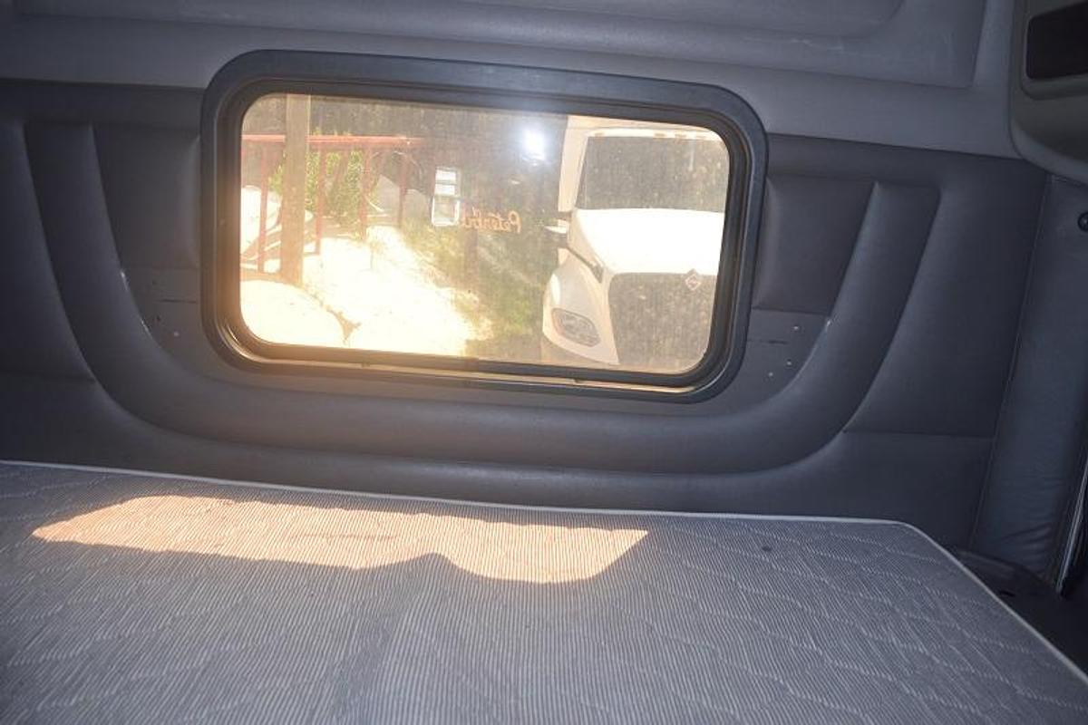 Used 2016 PETERBILT 386