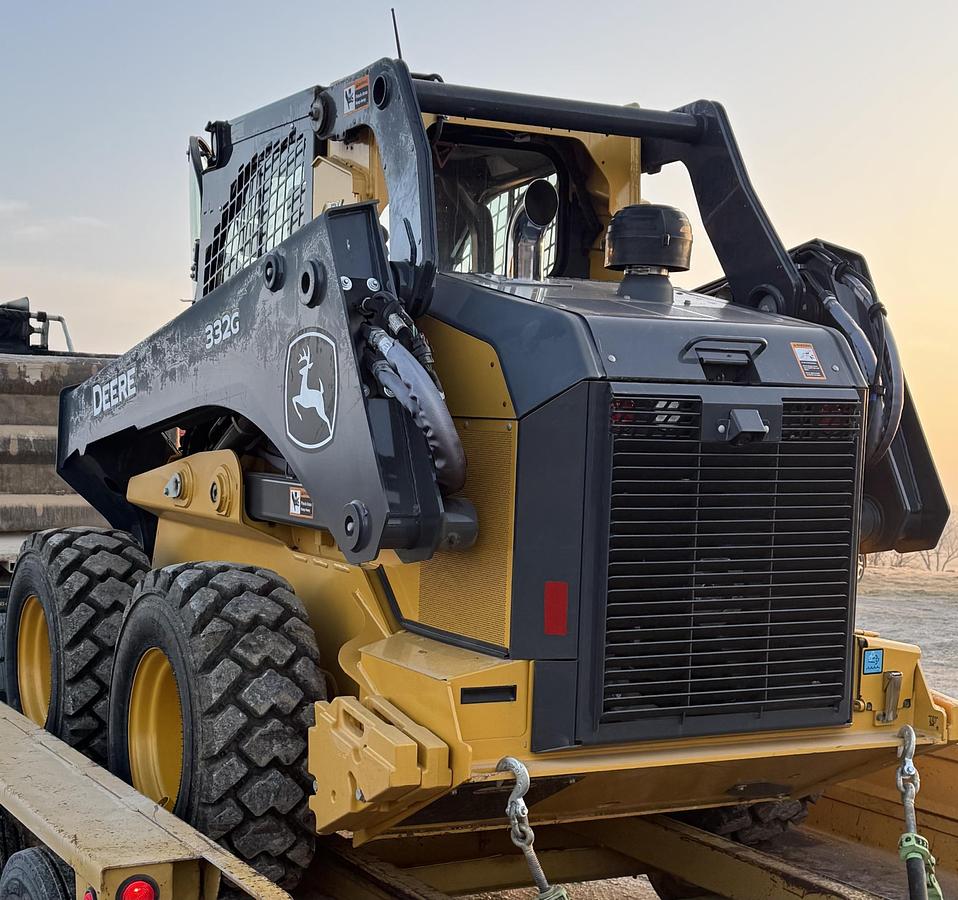 Used 2024 JOHN DEERE 332G Skid steer