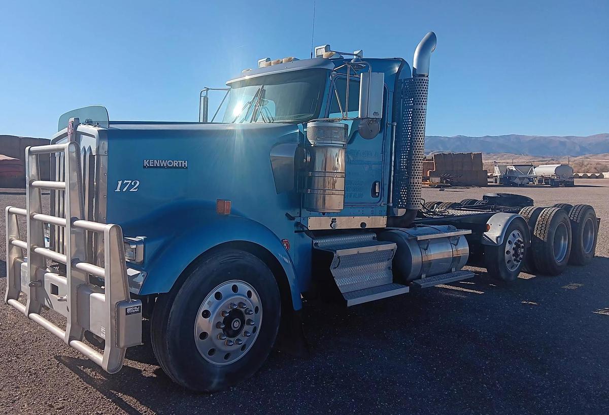 Used 2009 KENWORTH W900