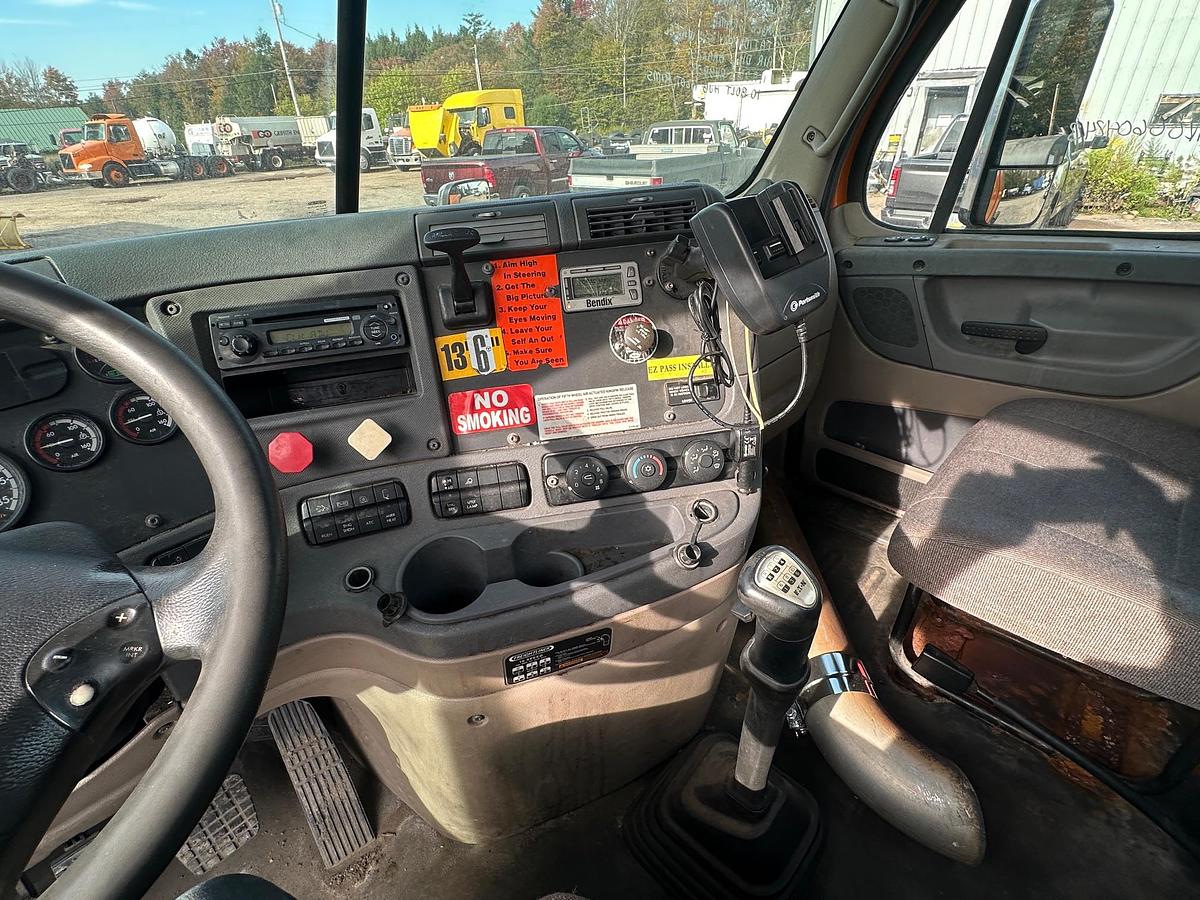 Used 2012 FREIGHTLINER Cascadia 125