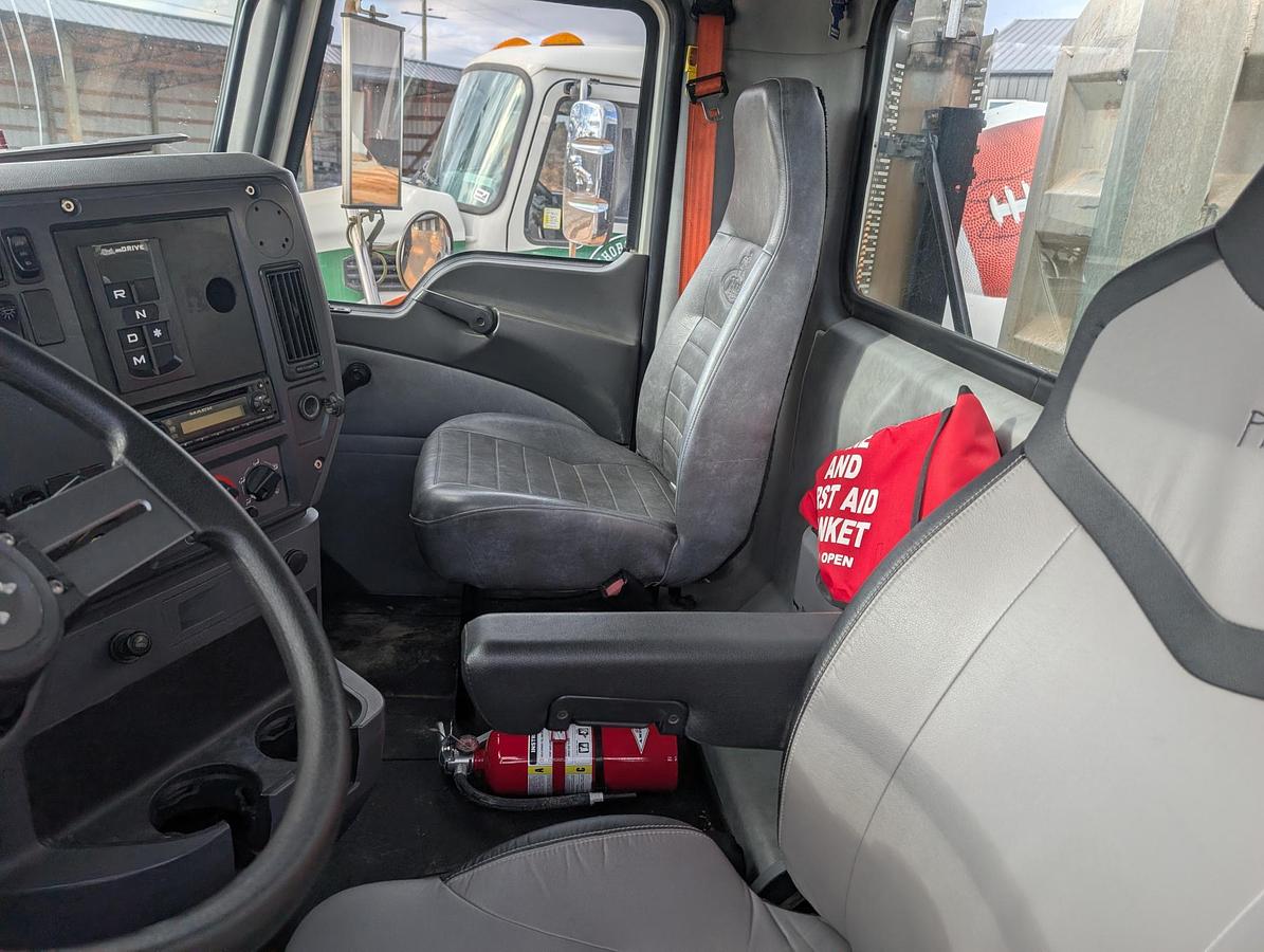 Used 2013 MACK CHU613