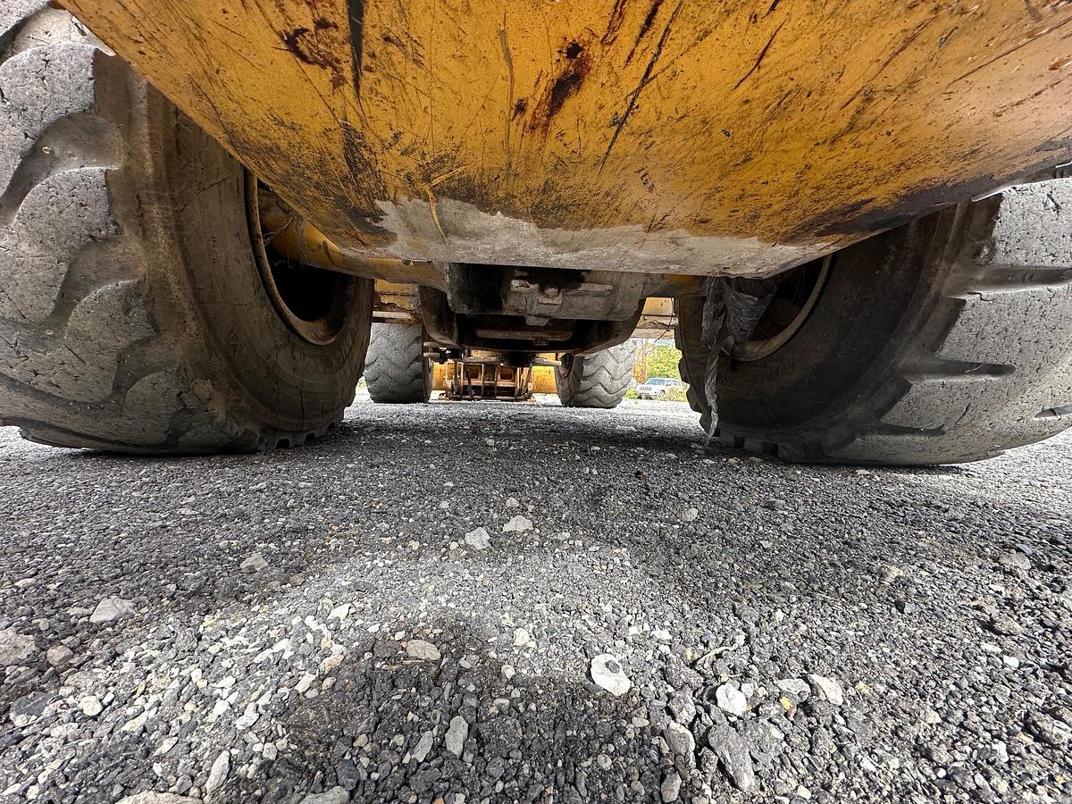 Used 2013 CATERPILLAR 962K