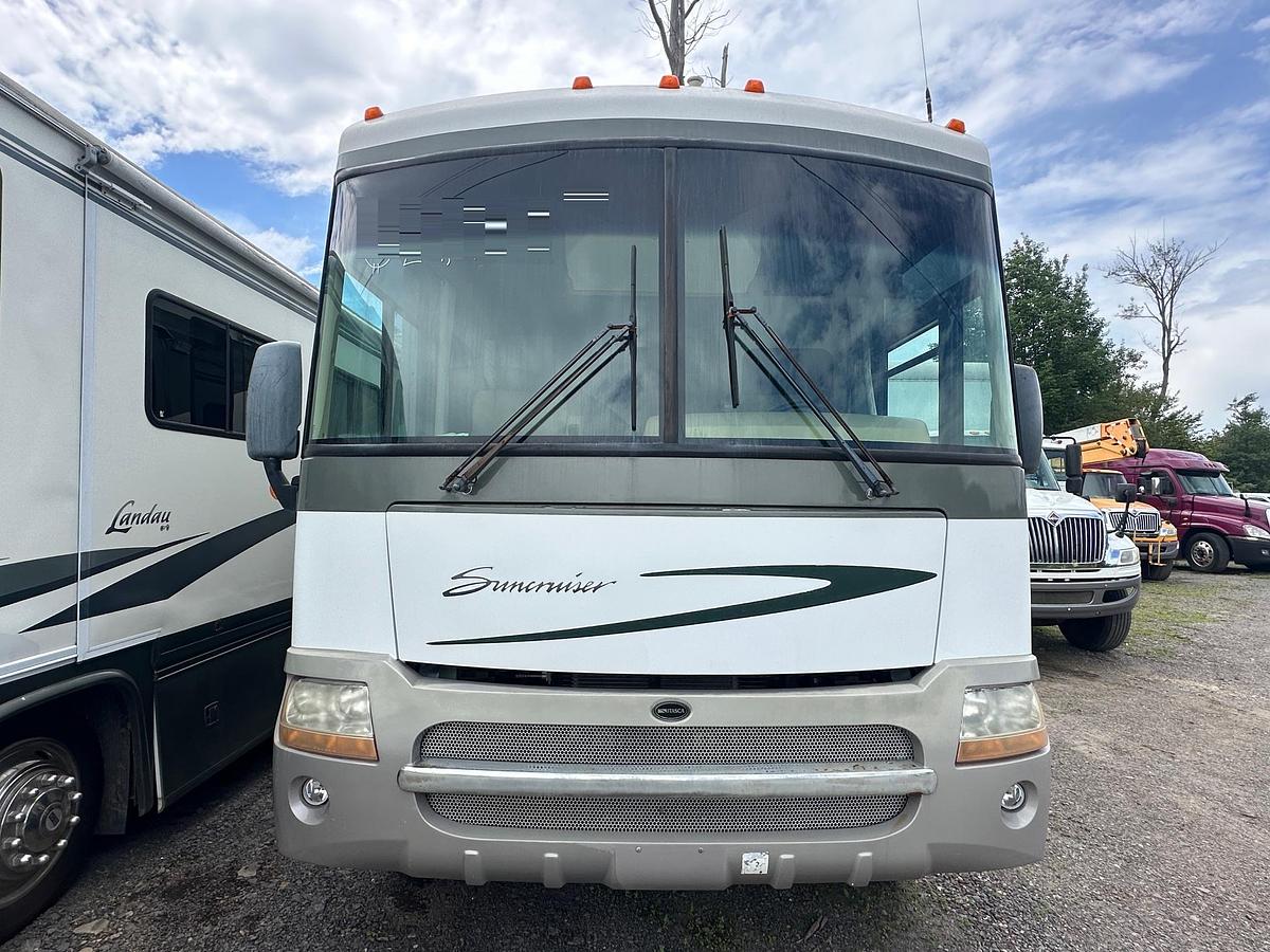 Used 2005 WINNEBAGO Suncruiser
