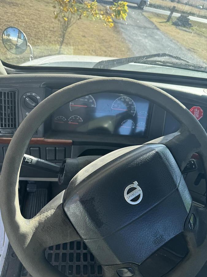 Used 2007 VOLVO VNL42T