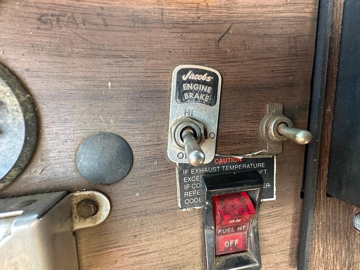 Used 1984 MACK RD686S