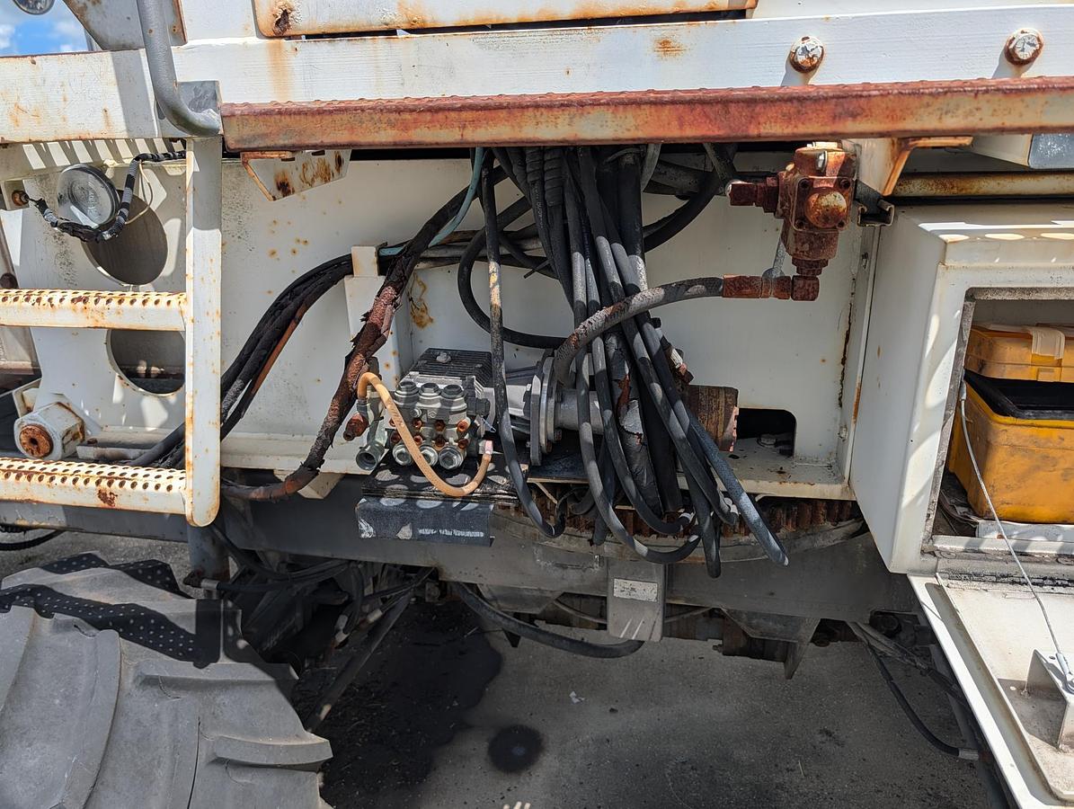 Used 1999 SOMERO S-240 Laser Screed