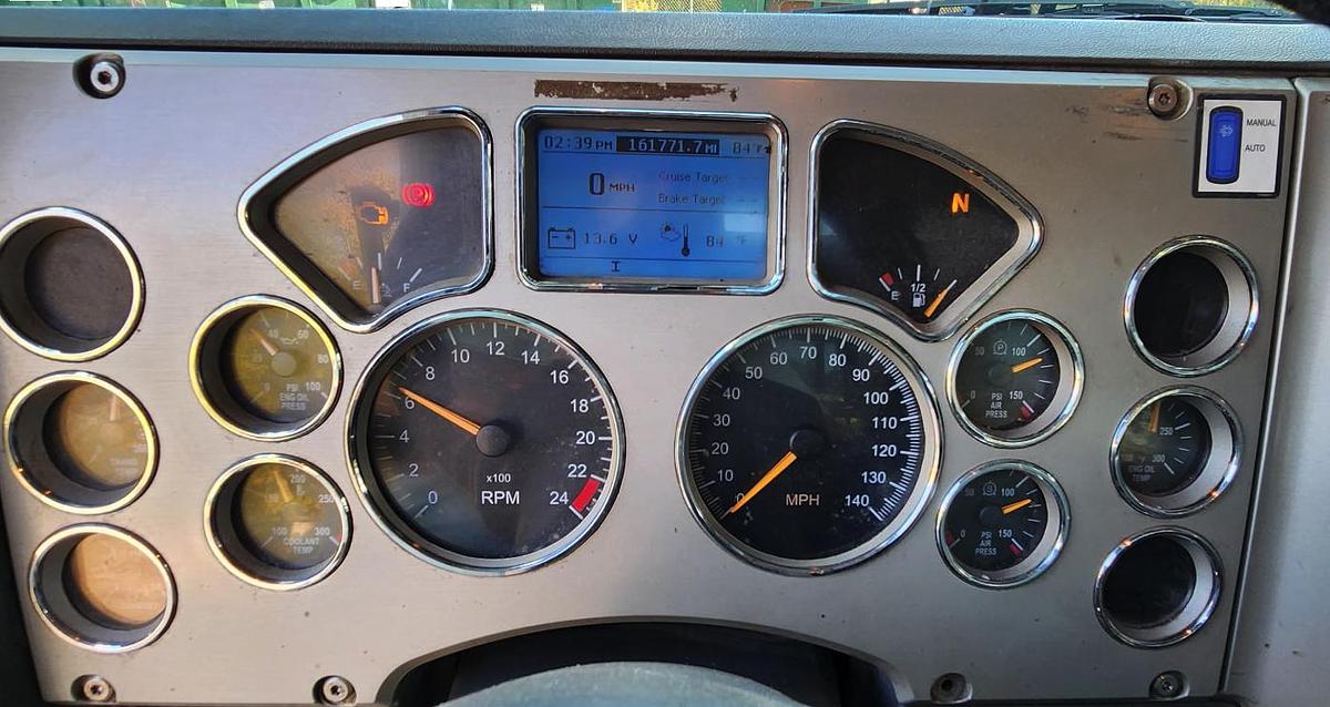 Used 2016 MACK GU713 Granite