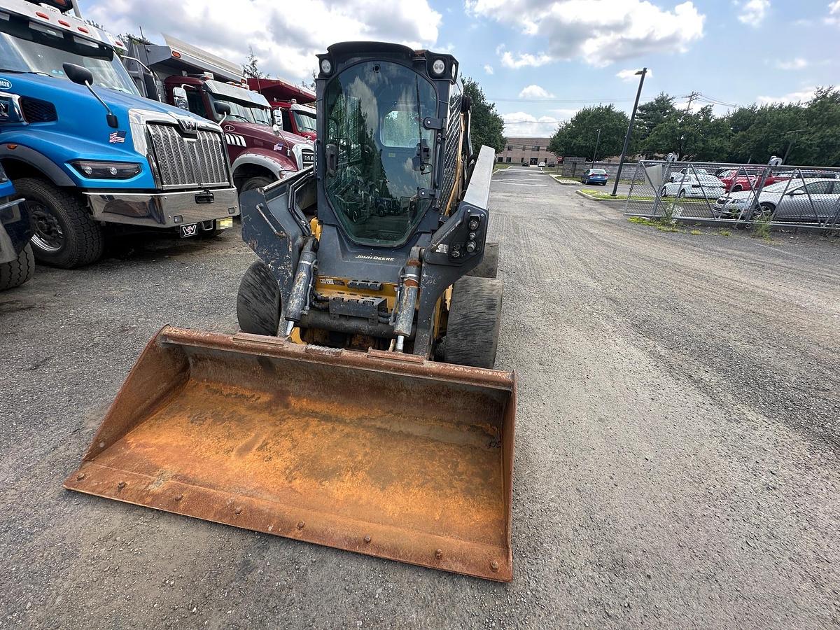 Used 2017 DEERE 332G