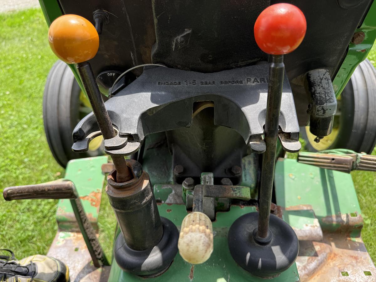 Used 1975 JOHN DEERE 1530