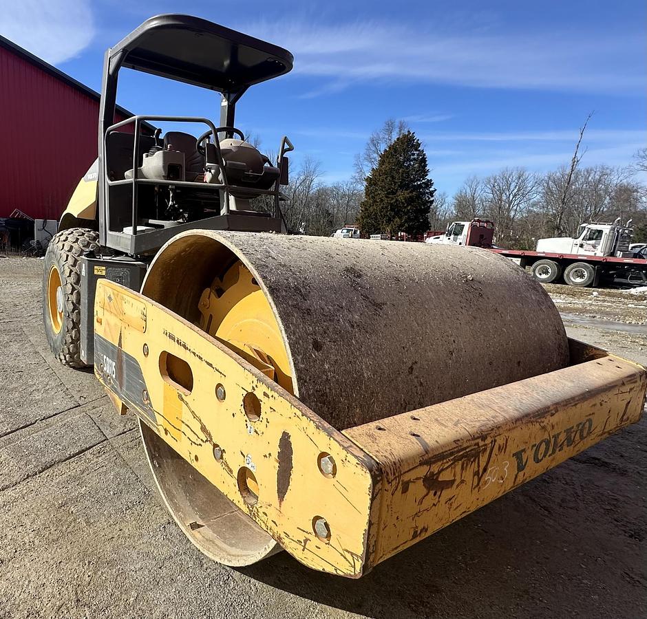 Used 2013 VOLVO SD115