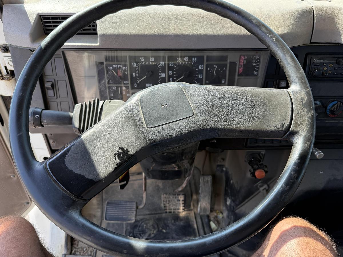 Used 1995 INTERNATIONAL 4900