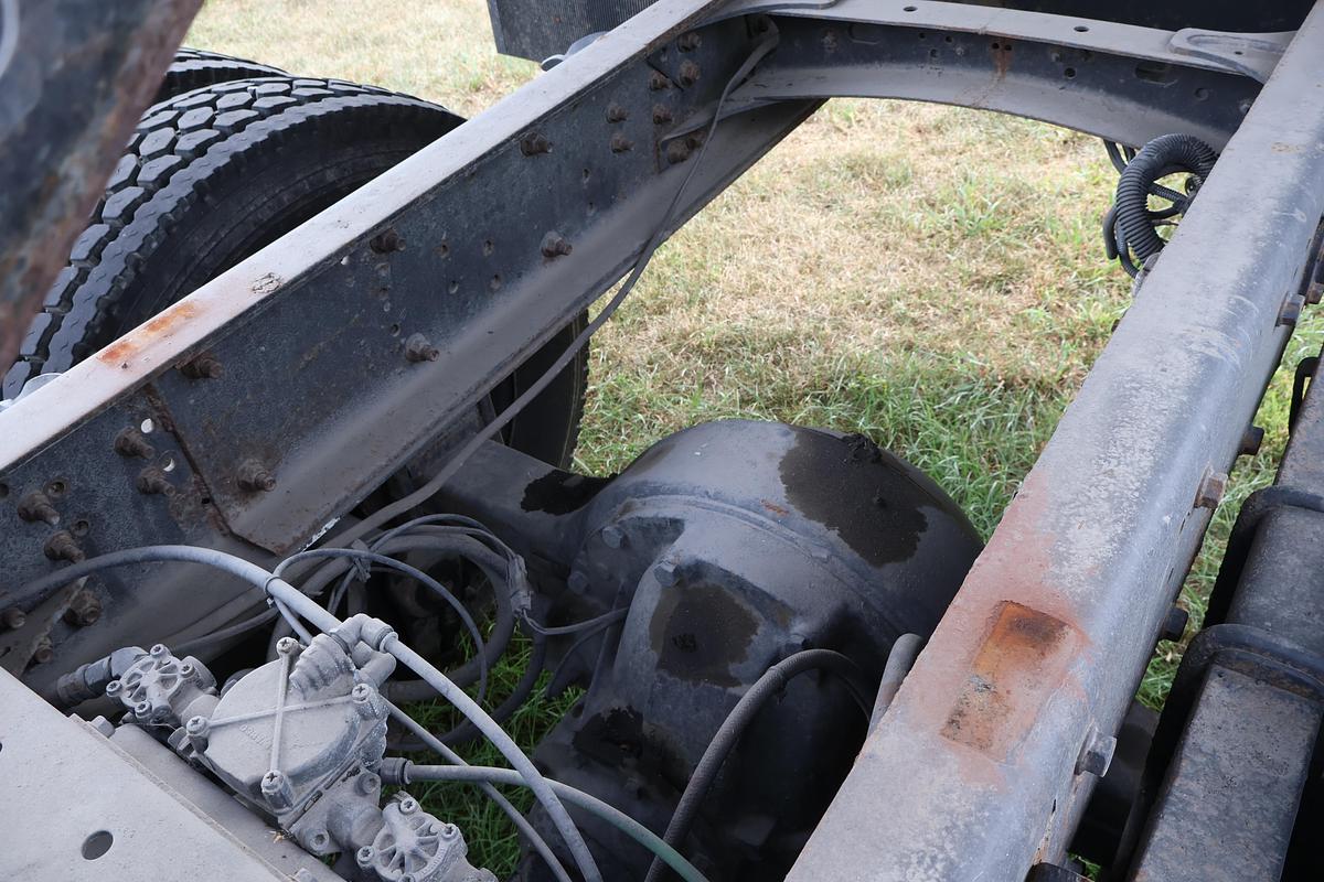 Used 2003 FREIGHTLINER FL70