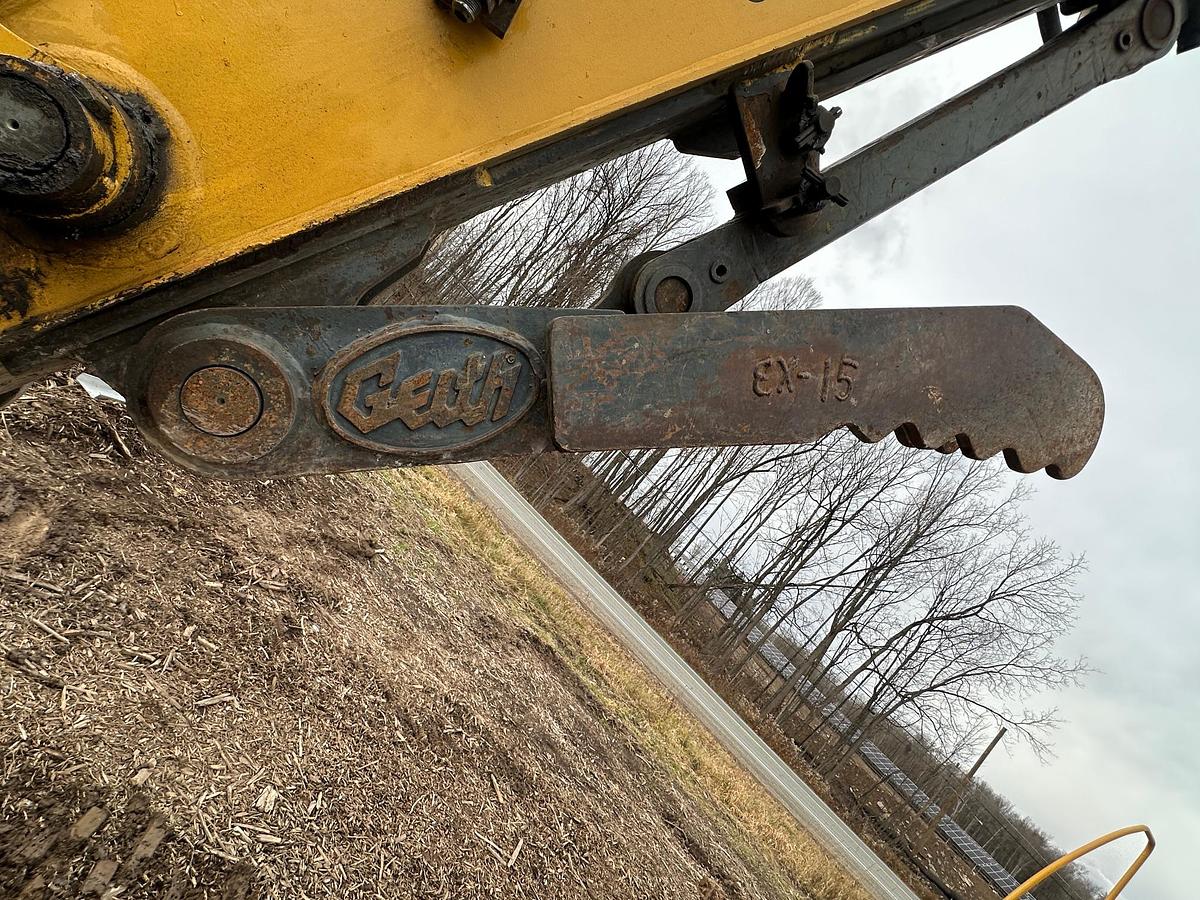 Used 2005 DEERE 160C LC